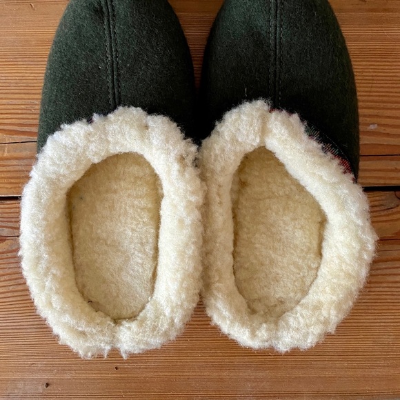 Wool Slippers w/ Floral Trim Made in USA - Picture 5 of 6